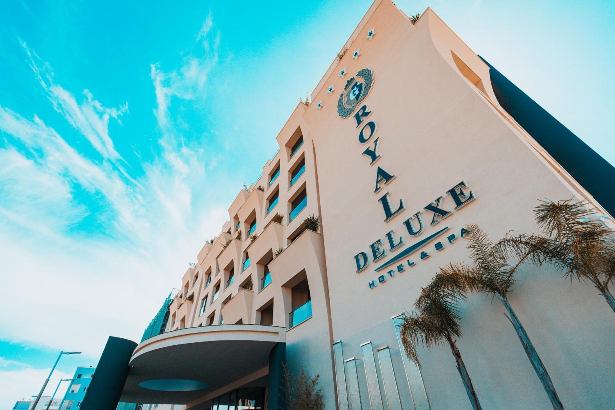Royal G Deluxe Hotel Shkallnur ภายนอก รูปภาพ