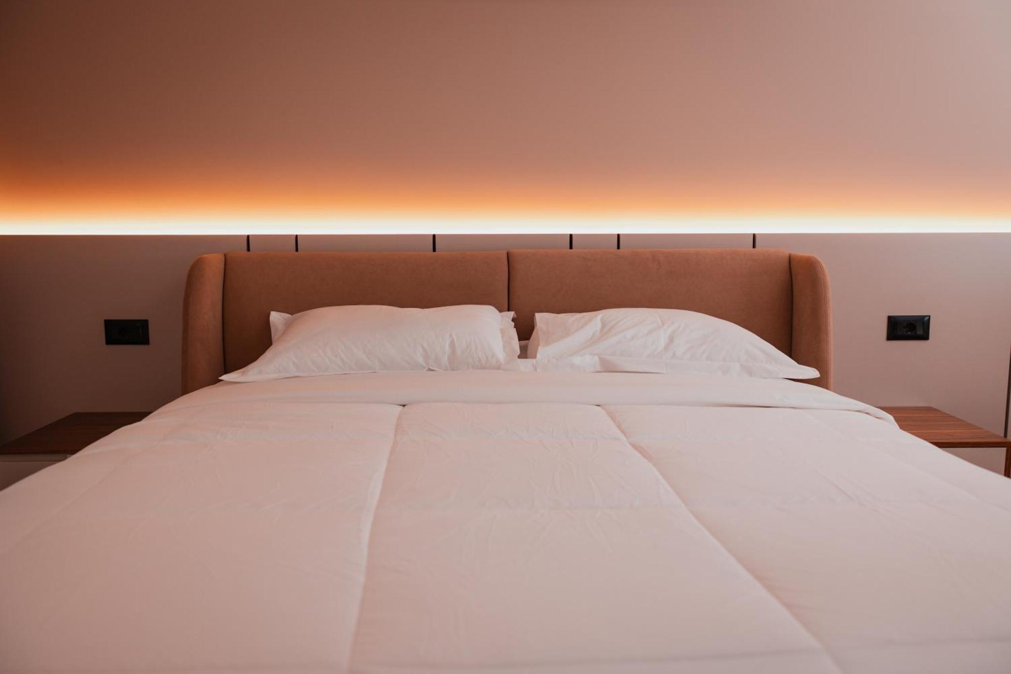 Royal G Deluxe Hotel Shkallnur ภายนอก รูปภาพ