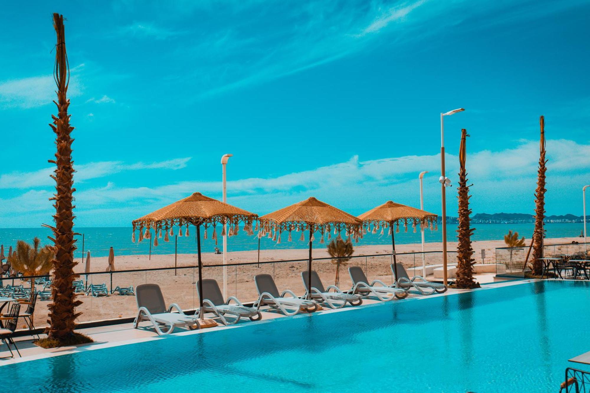 Royal G Deluxe Hotel Shkallnur ภายนอก รูปภาพ
