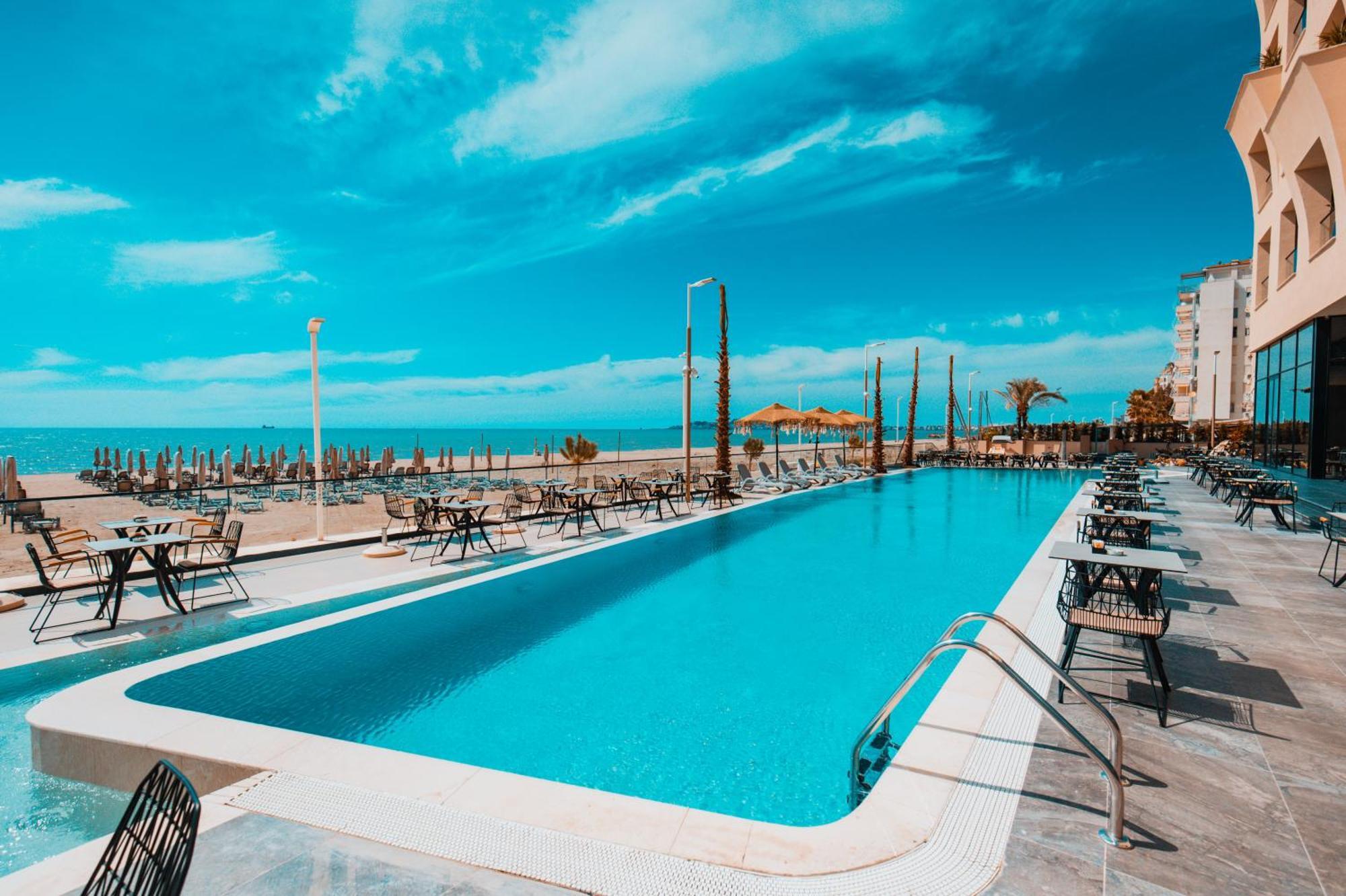Royal G Deluxe Hotel Shkallnur ภายนอก รูปภาพ
