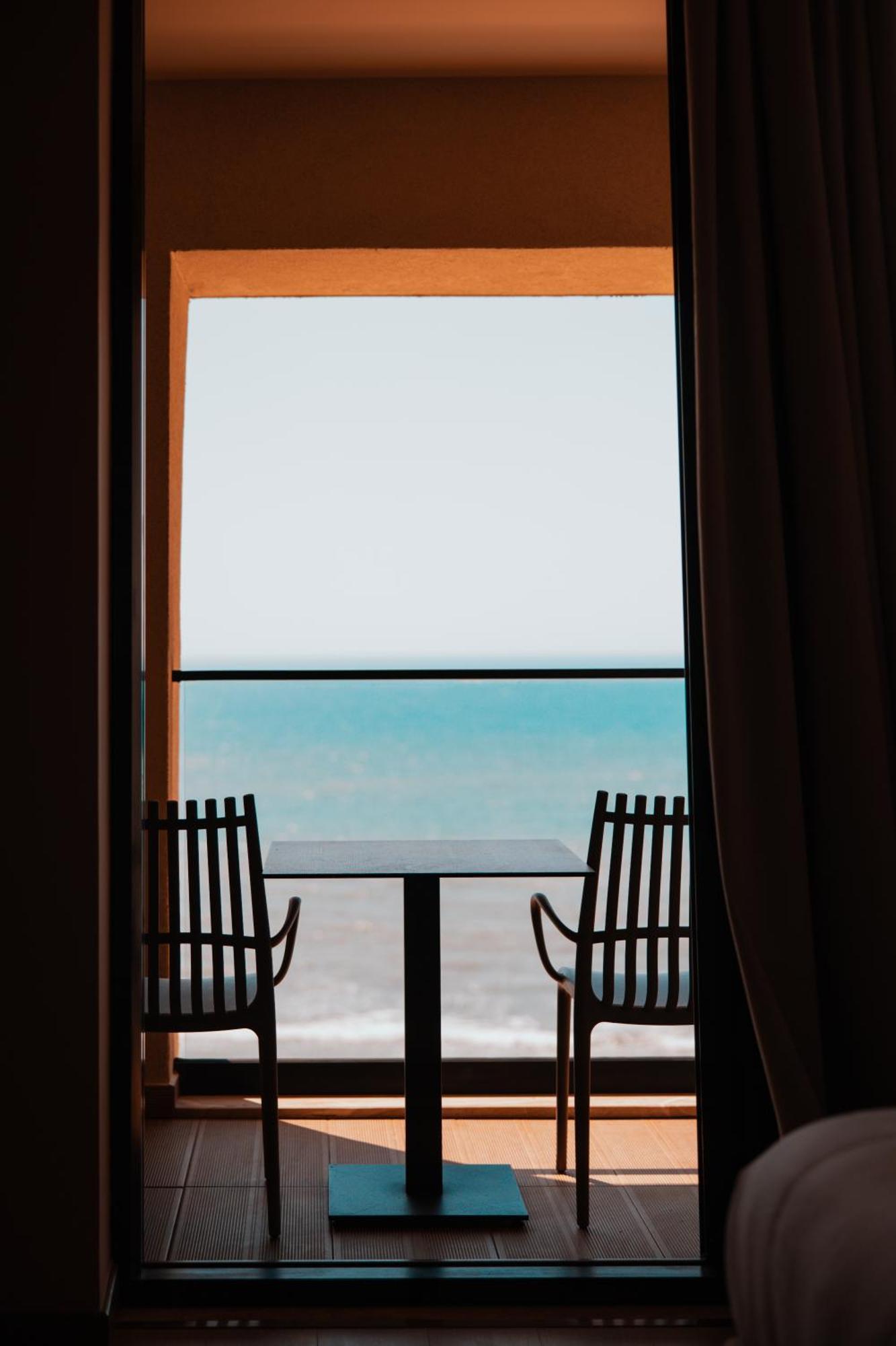 Royal G Deluxe Hotel Shkallnur ภายนอก รูปภาพ