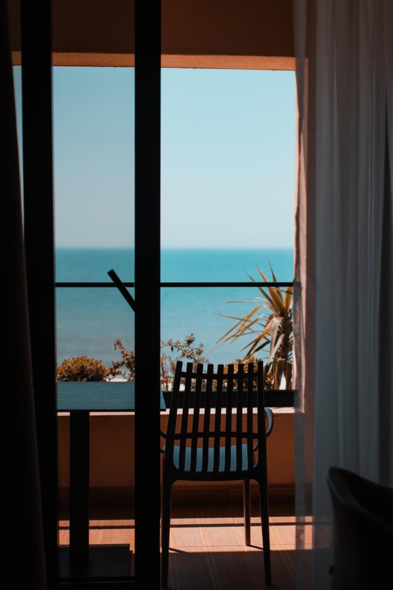 Royal G Deluxe Hotel Shkallnur ภายนอก รูปภาพ
